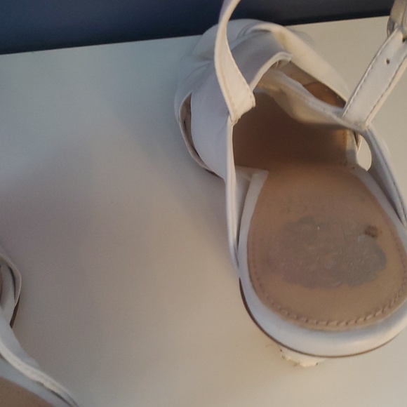 Vince Camuto Kattie White Leather Pumps Size 8.5 Classic Heels, Minor Heel Wear - Picture 14 of 14